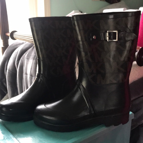 Micheal Kors rain boots - Picture 2 of 4